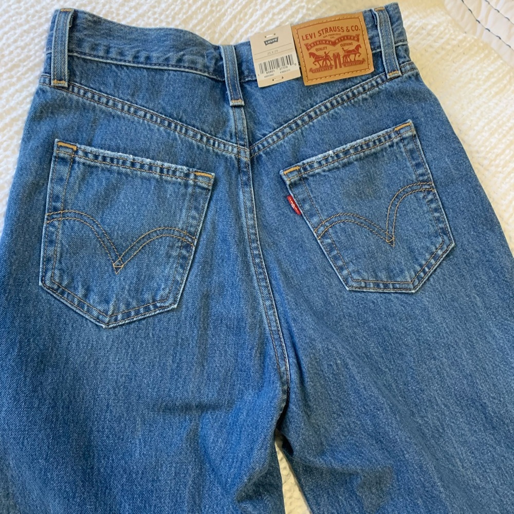 Levi’s high waisted straight ripped jeans - Picture 9 of 11